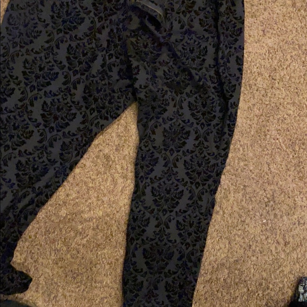 Avenue 26A black pants with design